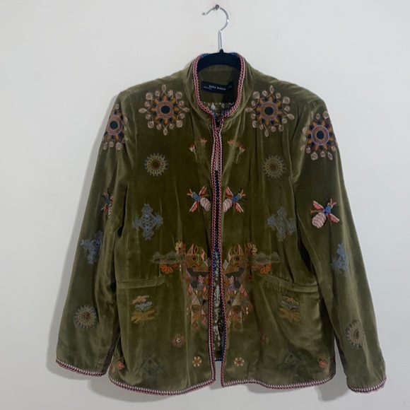 Zara Woman Velvet Embroidered Beetles Flowers Blazer in Johnny Was style - Picture 4 of 12